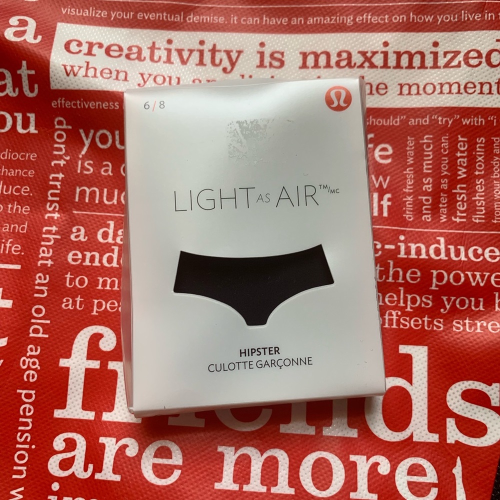 NEW Lululemon Light as Air Hipster